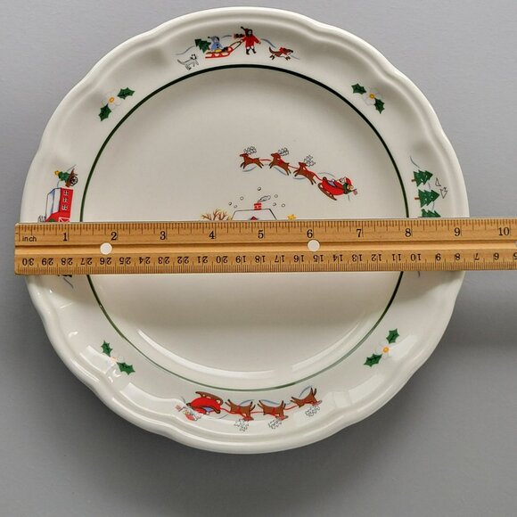 Pfaltzgraff Snow Village Luncheon Plate, Set of 2, c.1990s - Picture 10 of 11